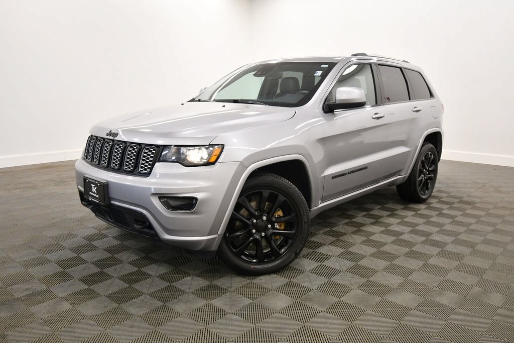 Used 2021 Jeep Grand Cherokee Altitude AWD/4WD image 2