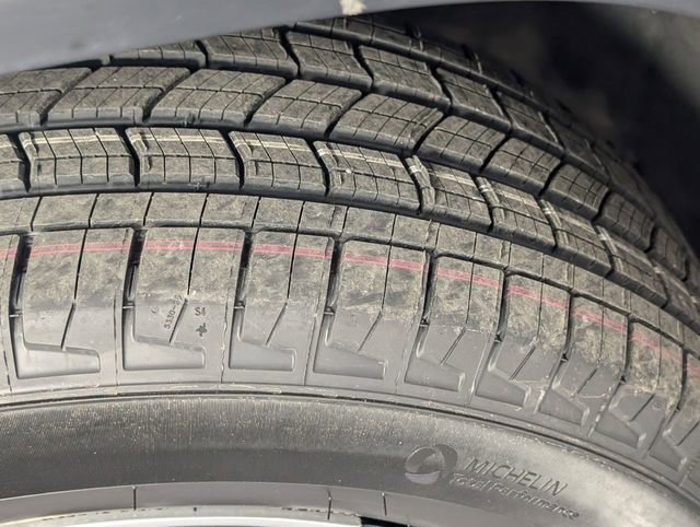 Used 2024 Jeep Grand Cherokee Limited image 9