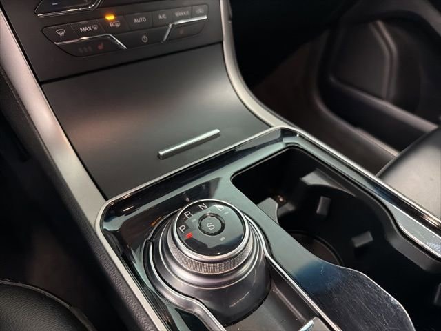 Used 2020 Ford Edge ST-Line w/ Cold Weather Package image 25