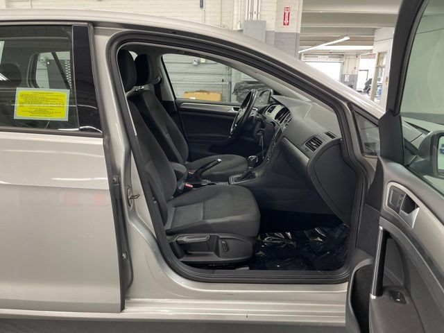 Used 2016 Volkswagen Golf S FWD image 11