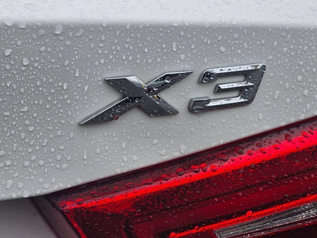 Used 2018 BMW X3 xDrive30i AWD/4WD image 14