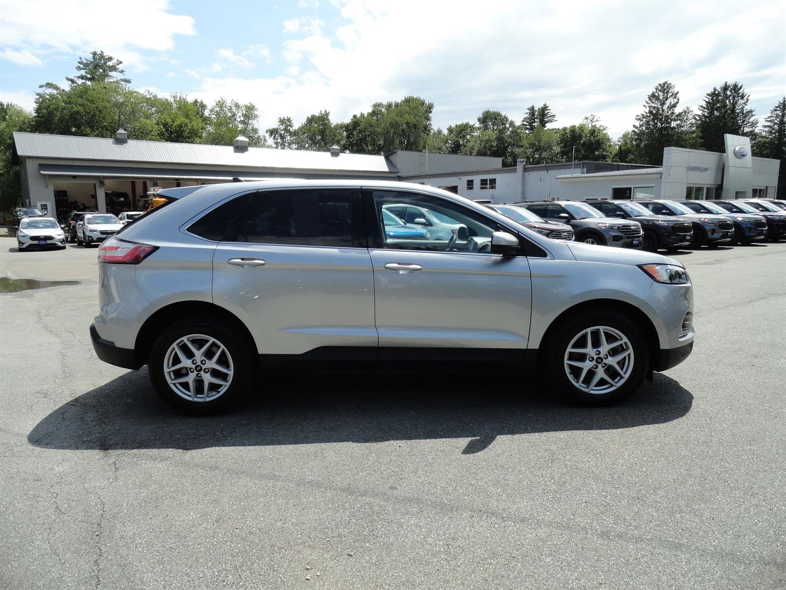 Used 2023 Ford Edge SEL w/ Convenience Package AWD/4WD image 8