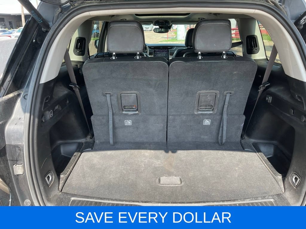 Used 2023 Jeep Grand Cherokee L Limited AWD/4WD image 6