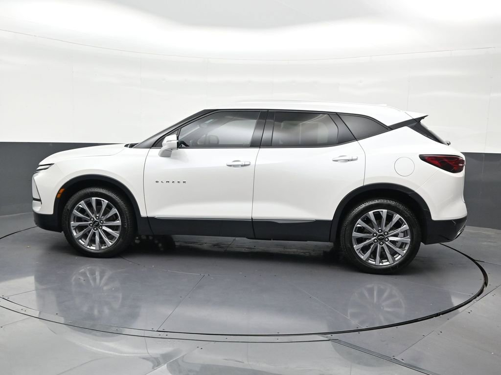 Used 2023 Chevrolet Blazer Premier w/ Driver Confidence II Package FWD image 2