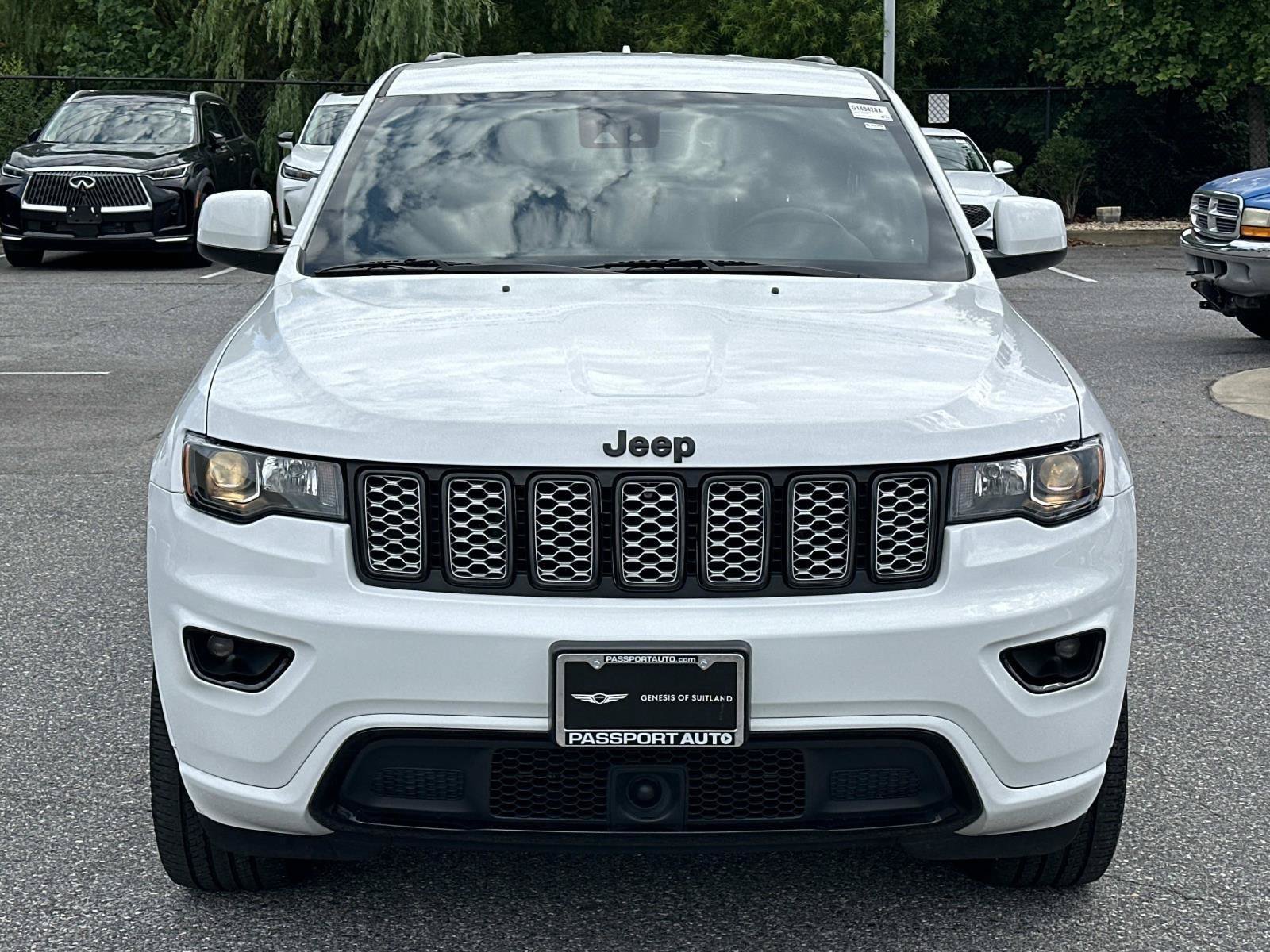 Used 2022 Jeep Grand Cherokee Laredo X AWD/4WD image 7