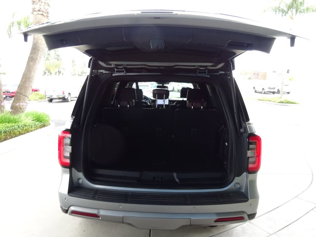 Used 2022 Ford Expedition Limited AWD/4WD image 32