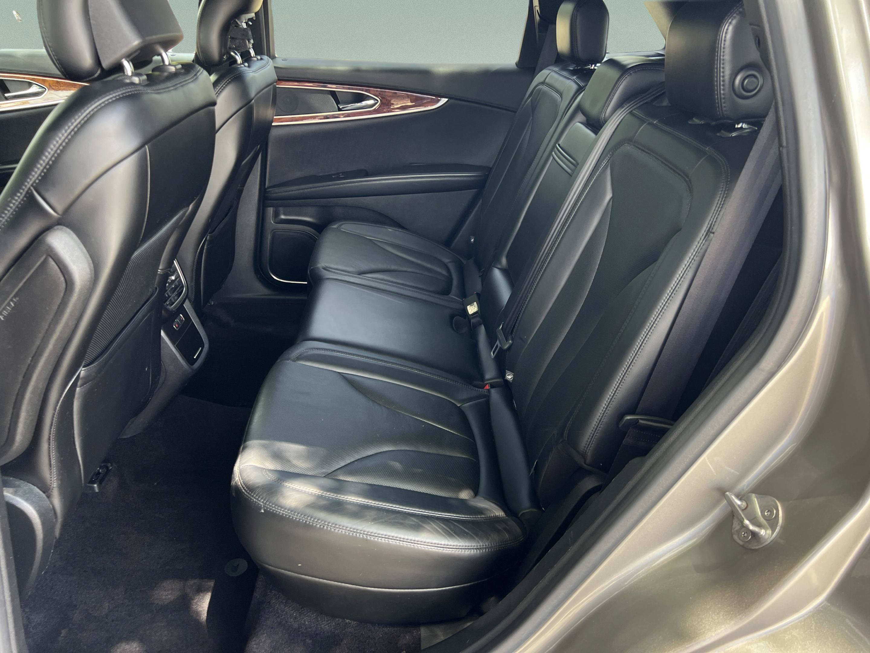Used 2016 Lincoln MKX Reserve w/ Technology Package AWD/4WD image 24