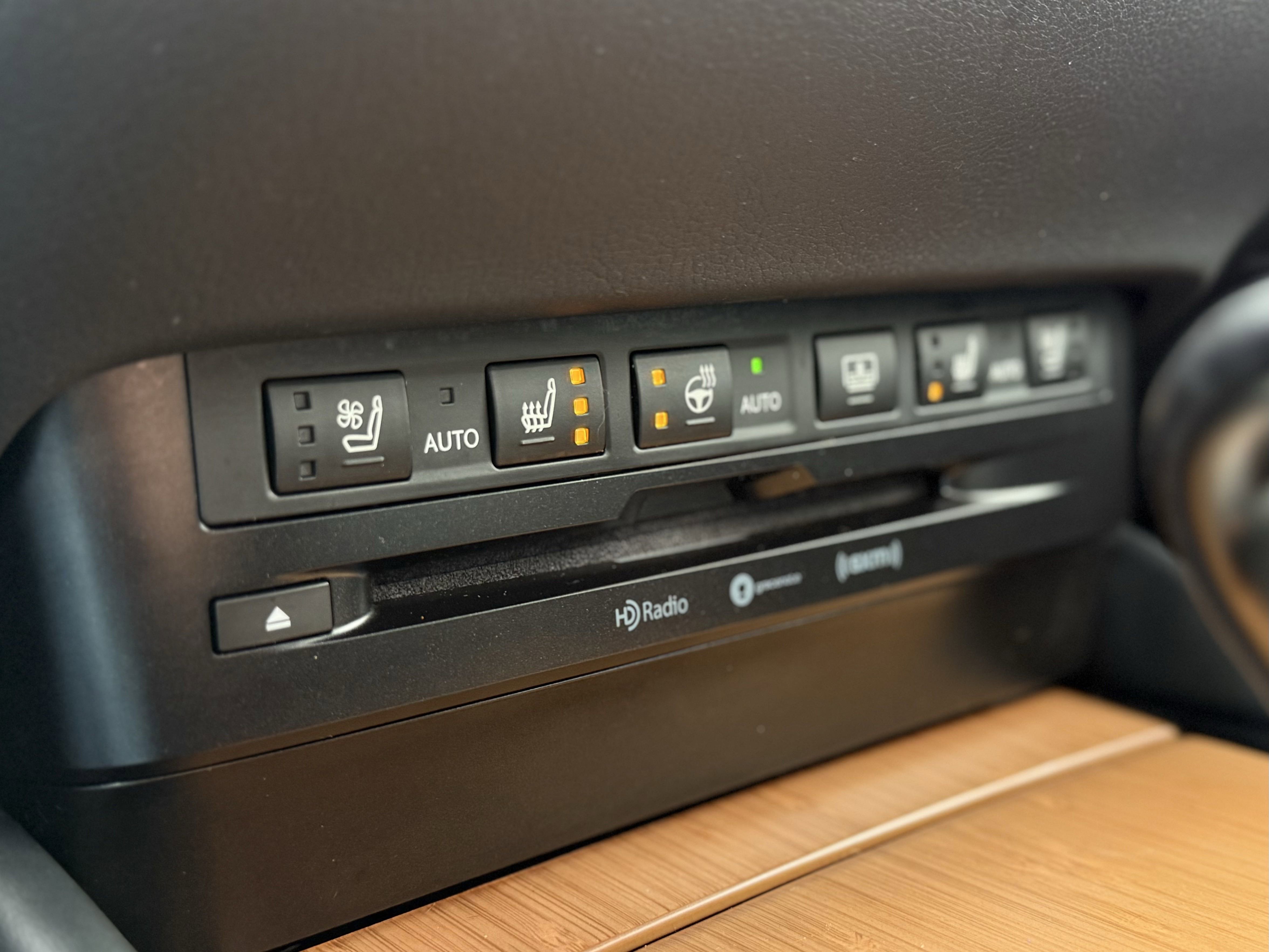 Used 2019 Lexus ES 350 Luxury image 6