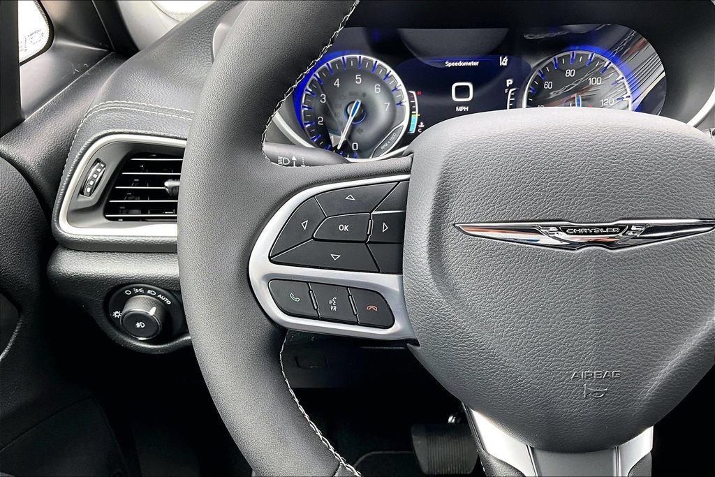 New 2026 Chrysler Pacifica Select FWD image 6