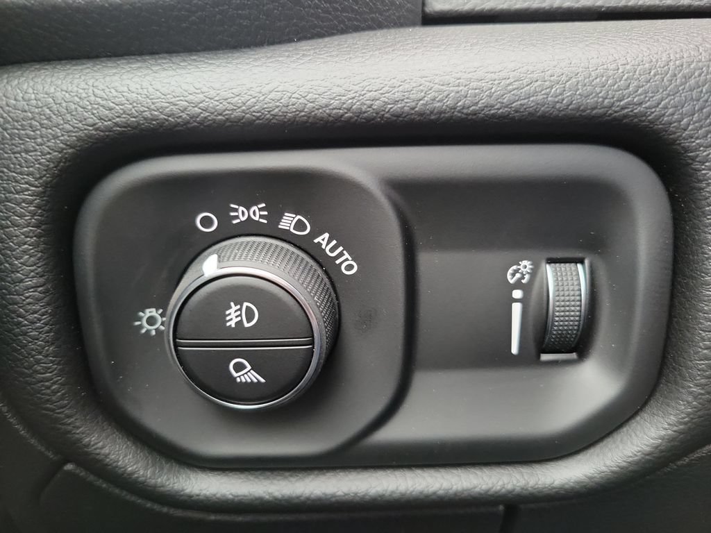New 2026 RAM 1500 Big Horn w/ Night Edition AWD/4WD image 32