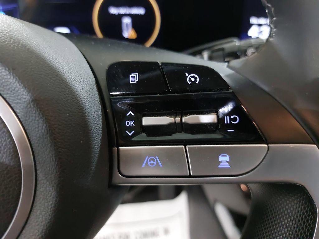 Used 2023 Hyundai Elantra Limited w/ Cargo Package image 19