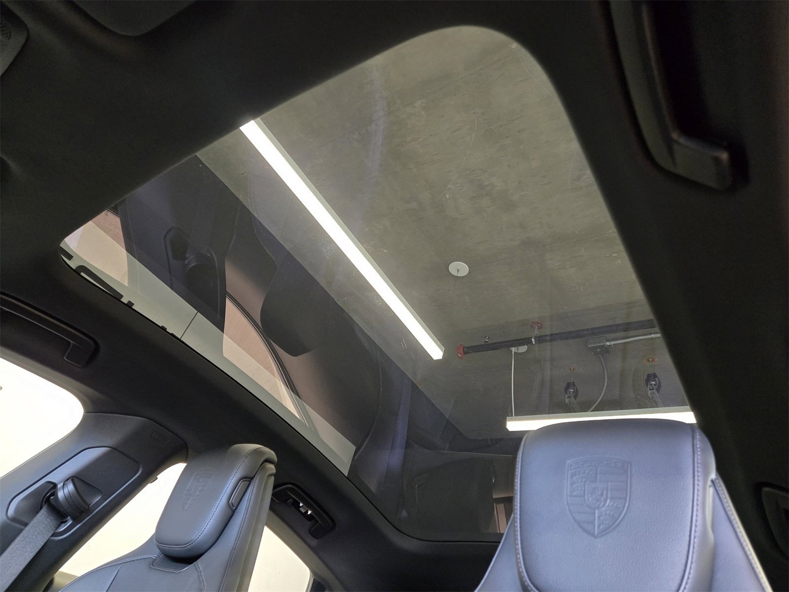 Used 2025 Porsche Taycan image 10