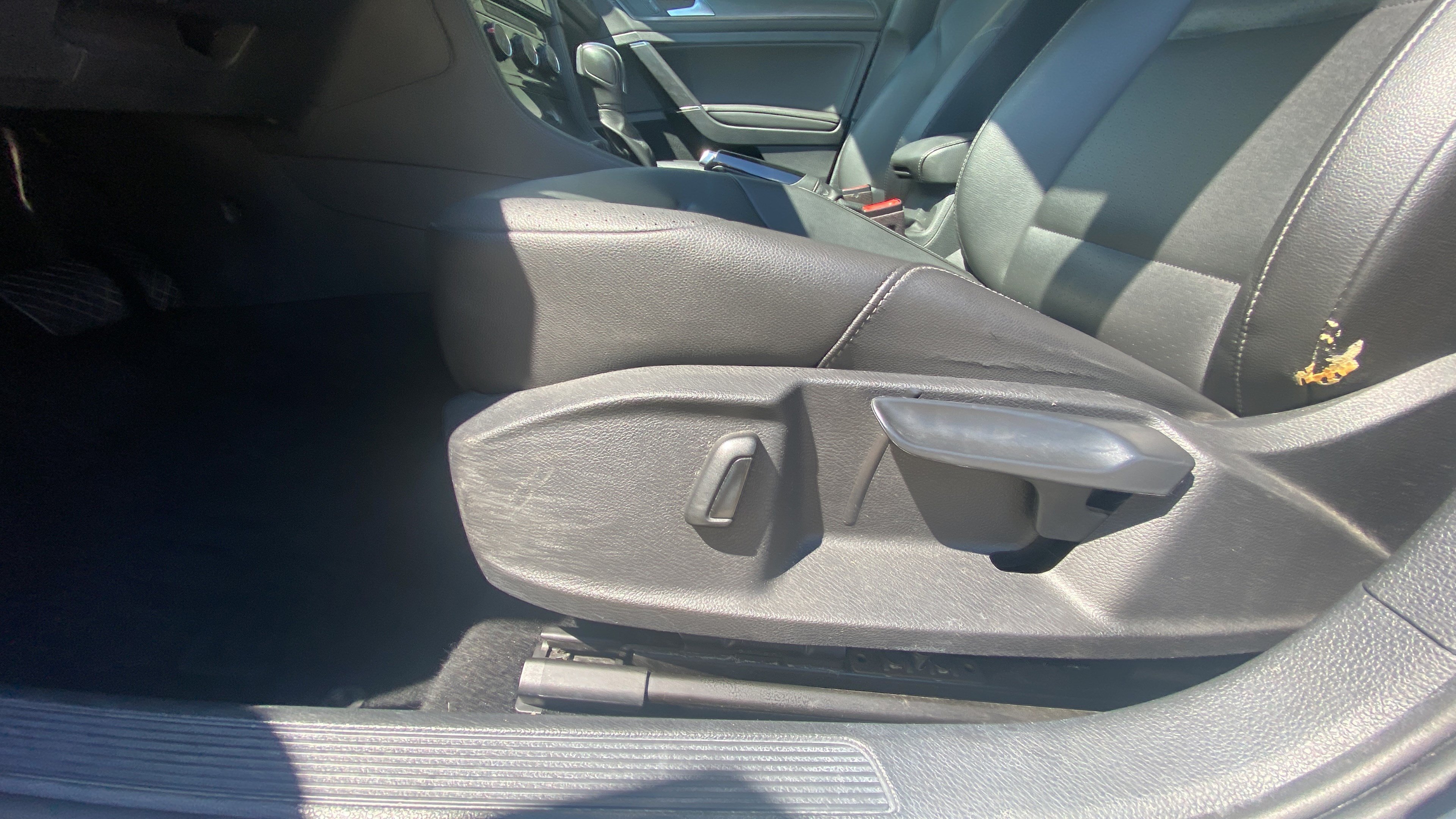 Used 2021 Volkswagen Golf 4-Door FWD image 10