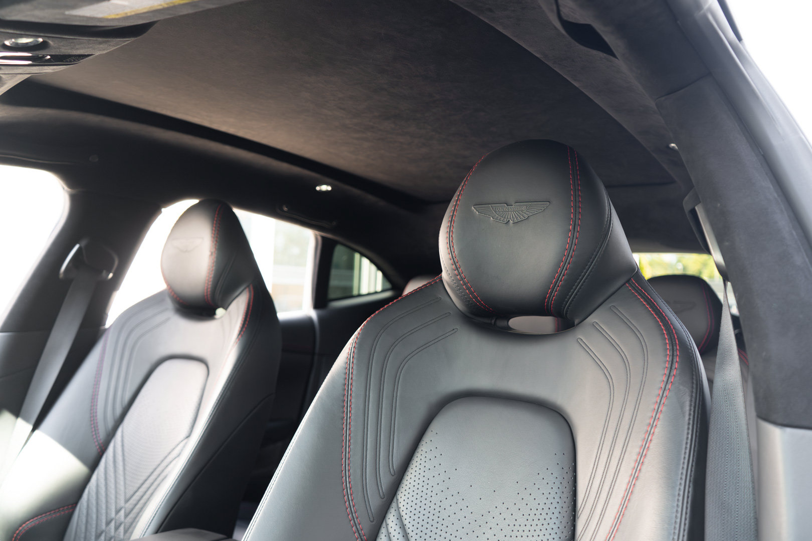 Used 2022 Aston Martin DBX AWD/4WD image 11