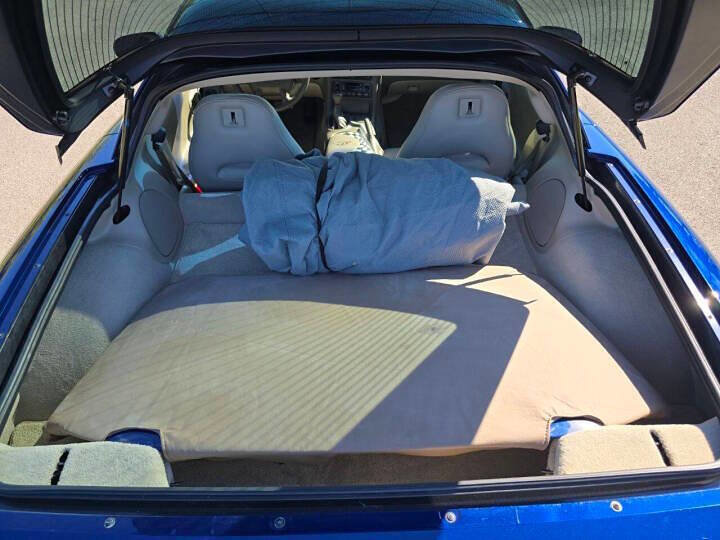 Used 2004 Chevrolet Corvette Coupe w/ Preferred Equipment Group image 28