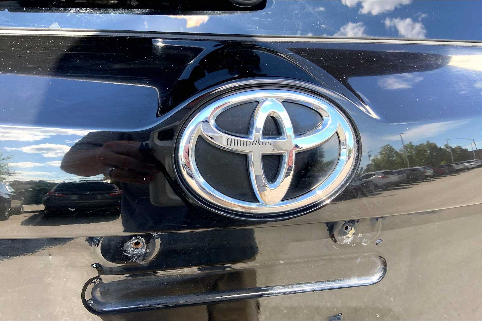 Used 2014 Toyota RAV4 LE AWD/4WD image 30