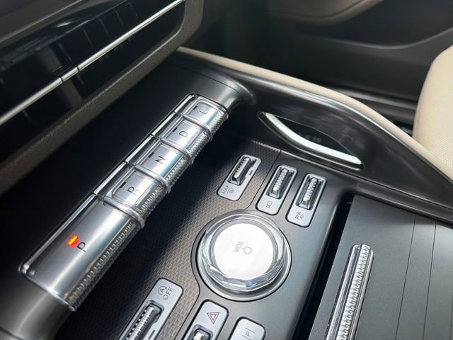 Used 2024 Lincoln Nautilus Premier image 28