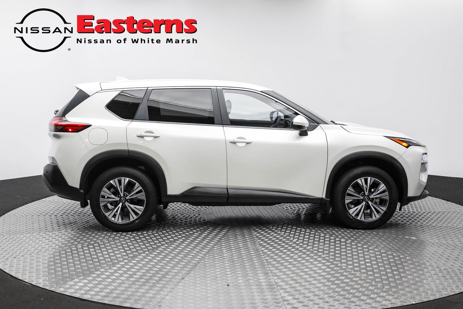 Used 2022 Nissan Rogue SV image 11