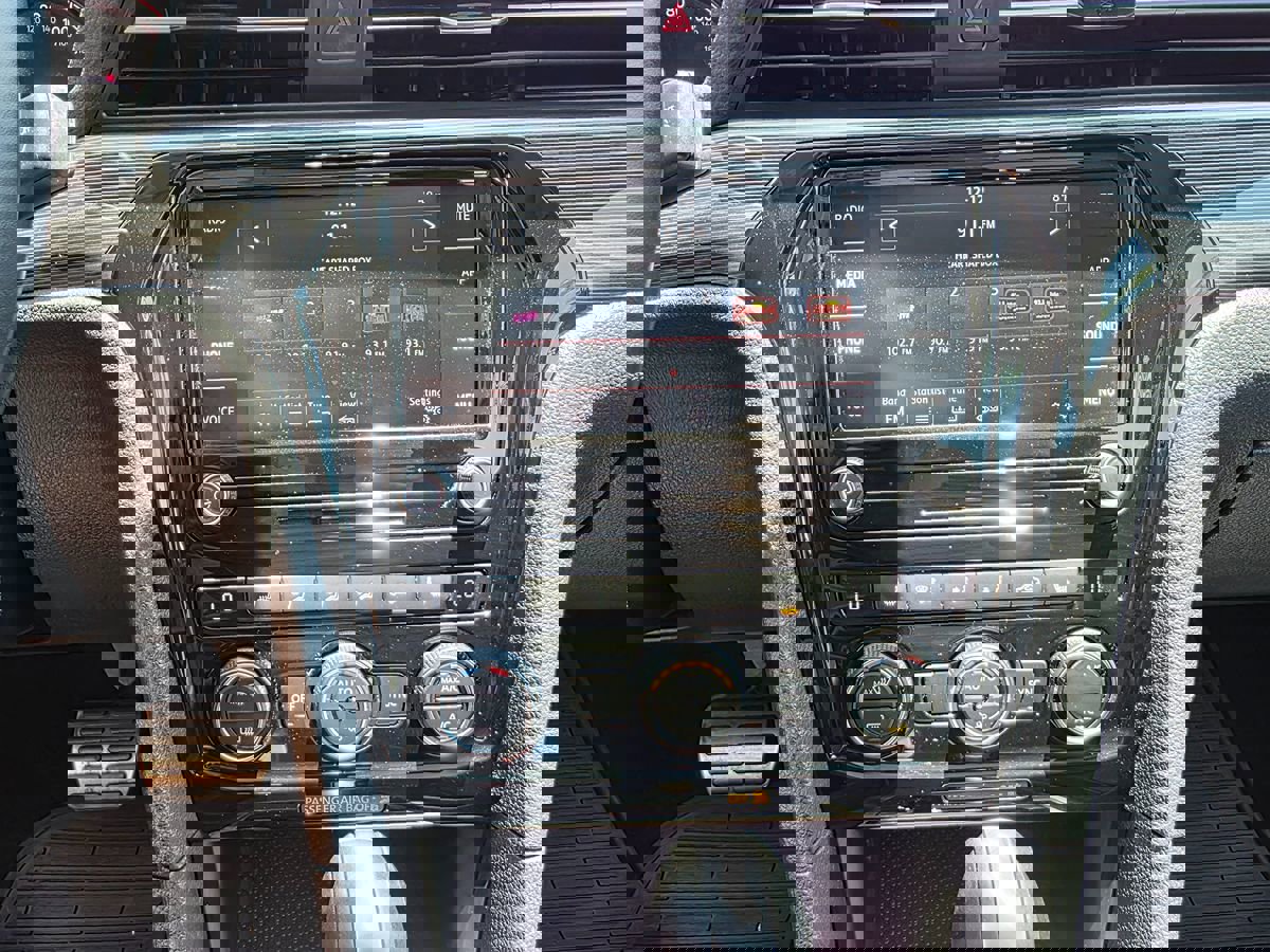 Used 2020 Volkswagen Passat 2.0T R-Line image 37