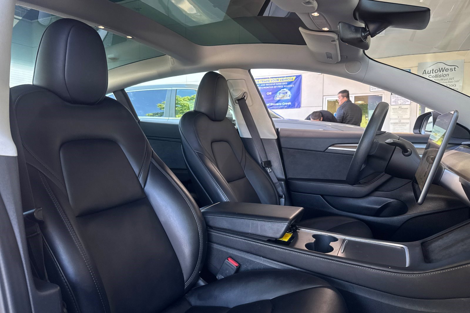 Used 2023 Tesla Model 3 Standard Range RWD image 31