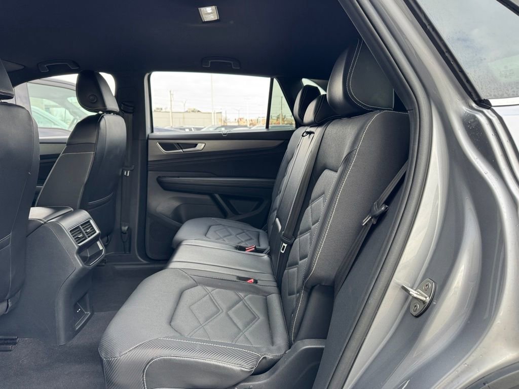 Used 2024 Volkswagen Atlas Cross Sport SE image 22