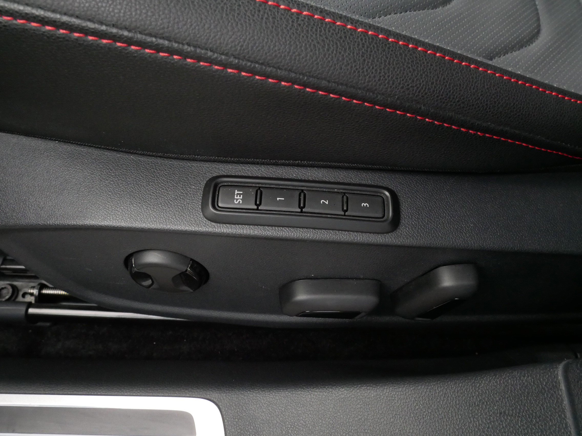 Certified 2025 Volkswagen Jetta GLI Autobahn image 20