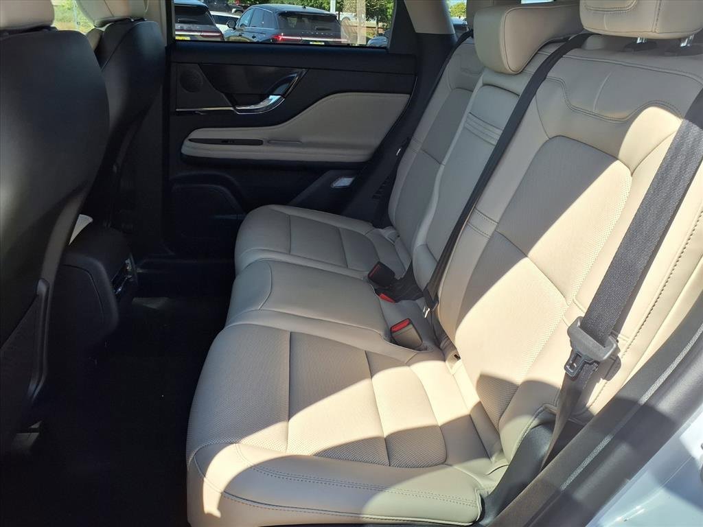 New 2026 Lincoln Corsair Premiere image 11