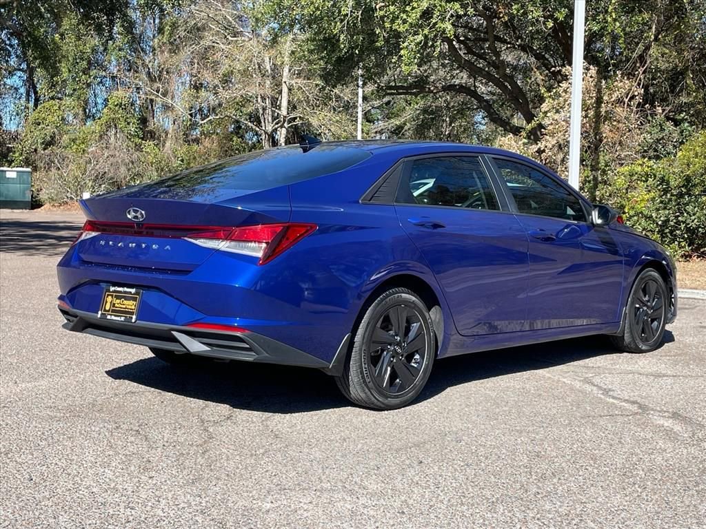 Used 2022 Hyundai Elantra SEL image 3