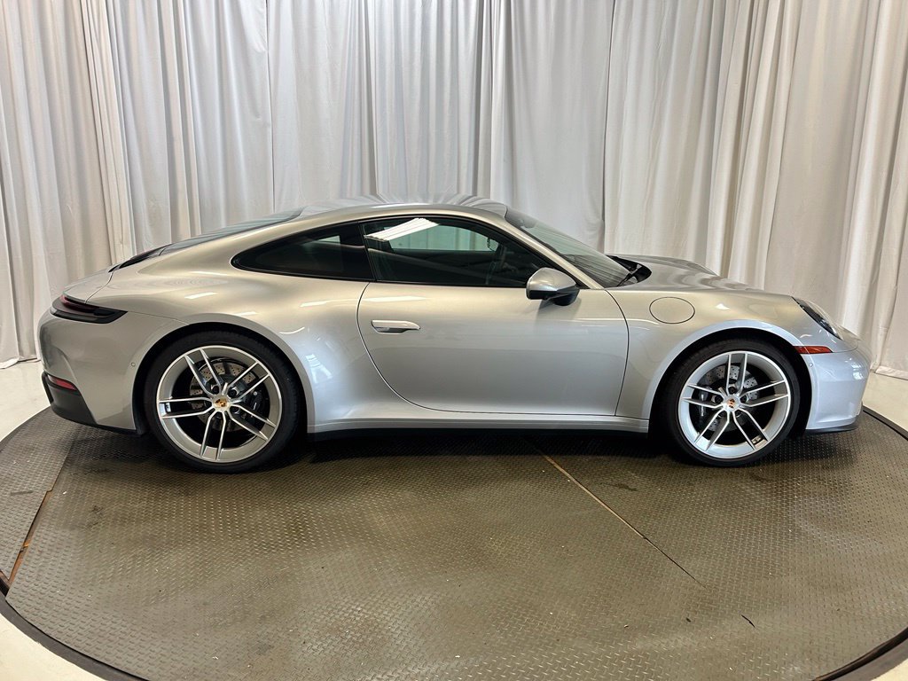 Certified 2025 Porsche 911 Carrera RWD image 29