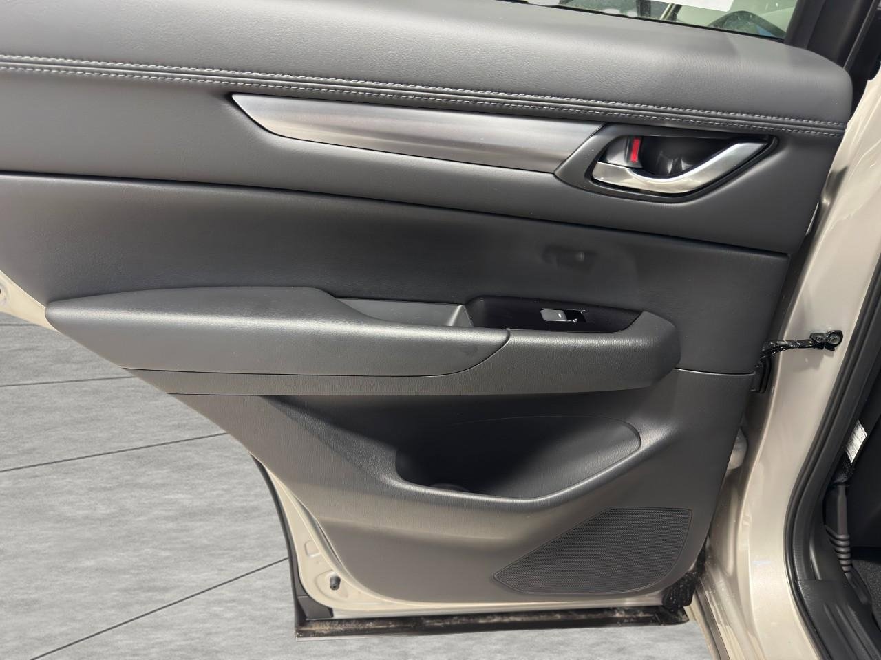 New 2025 MAZDA CX-5 AWD 2.5 S w/ Select Package image 18