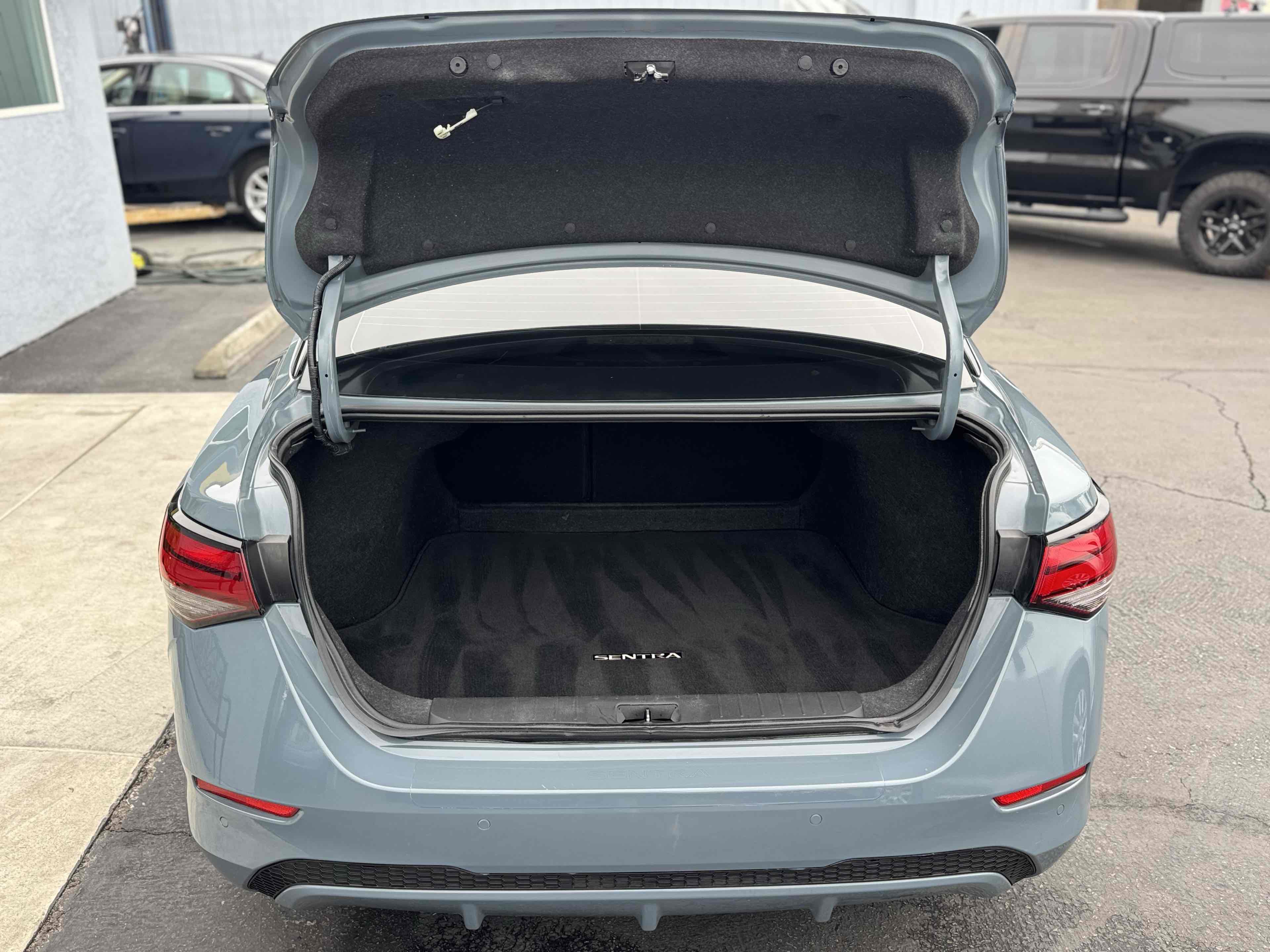 Used 2024 Nissan Sentra SV FWD image 8