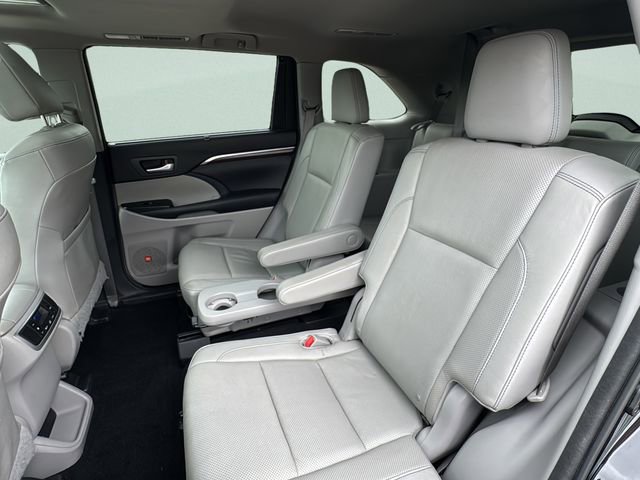 Used 2016 Toyota Highlander Limited image 17