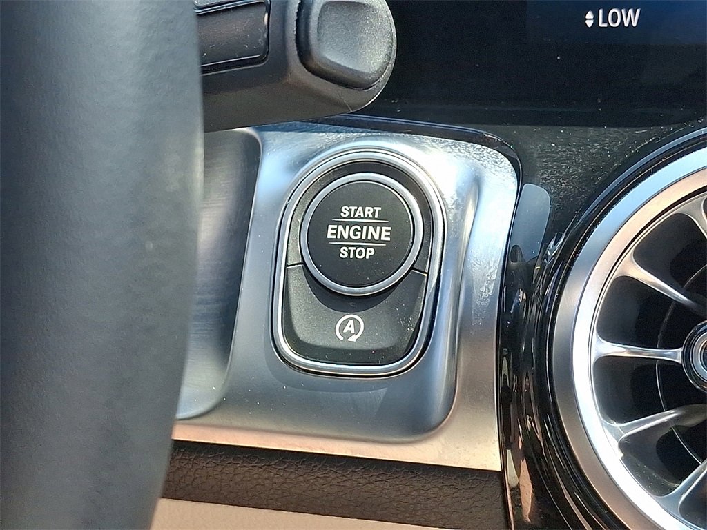 Certified 2025 Mercedes-Benz GLB 250 4MATIC image 23