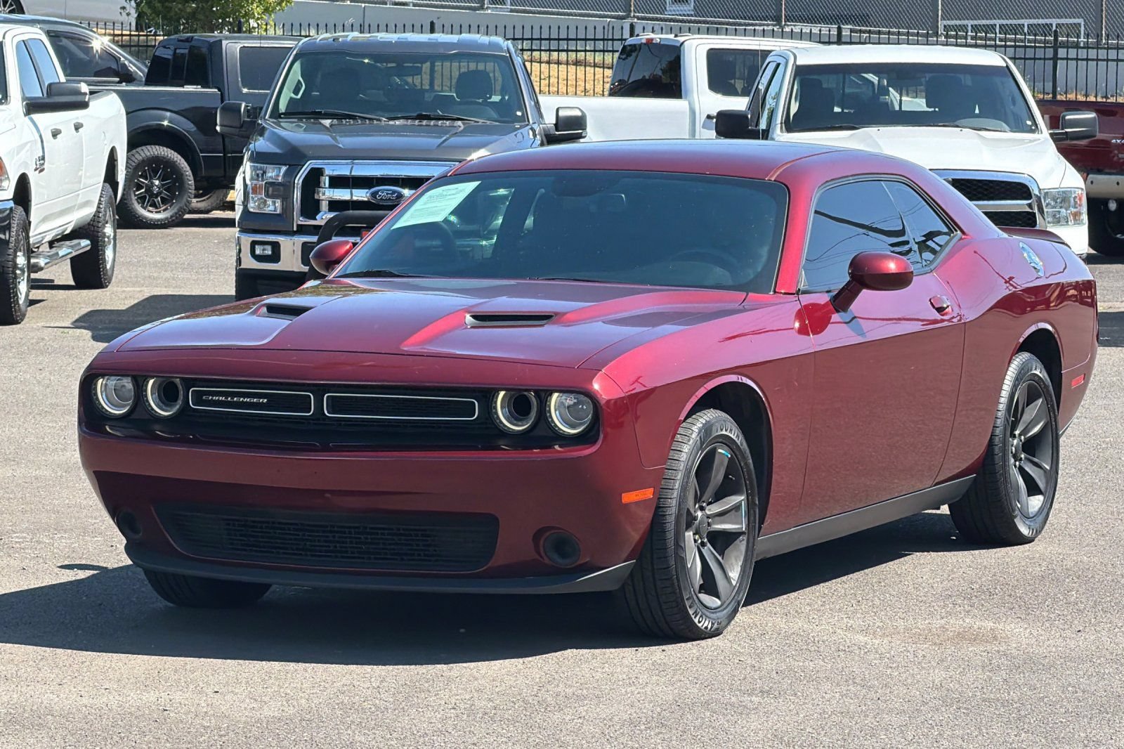 Used 2018 Dodge Challenger SXT RWD image 10