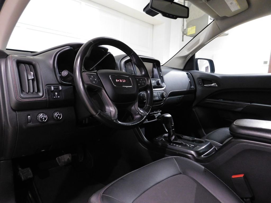 Used 2016 GMC Canyon SLE w/ All Terrain Package image 31