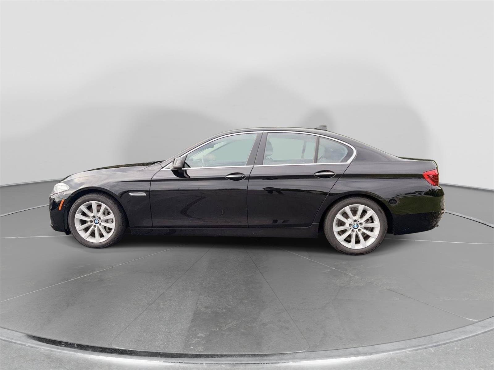 Used 2016 BMW 535i Sedan RWD image 2