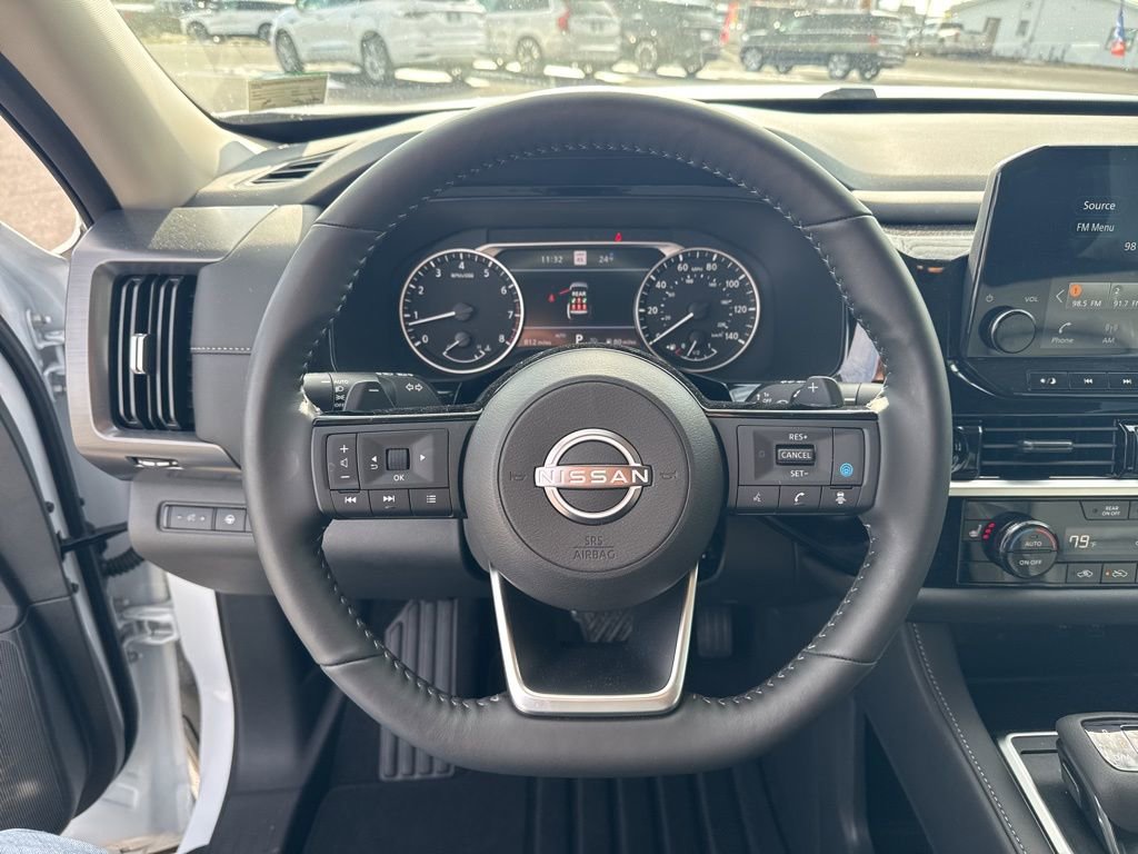 Used 2025 Nissan Pathfinder SL w/ Cargo Package image 28