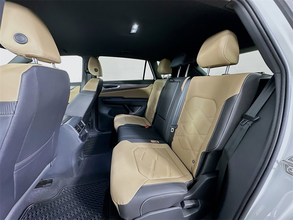 New 2026 Volkswagen Atlas Cross Sport SE image 17