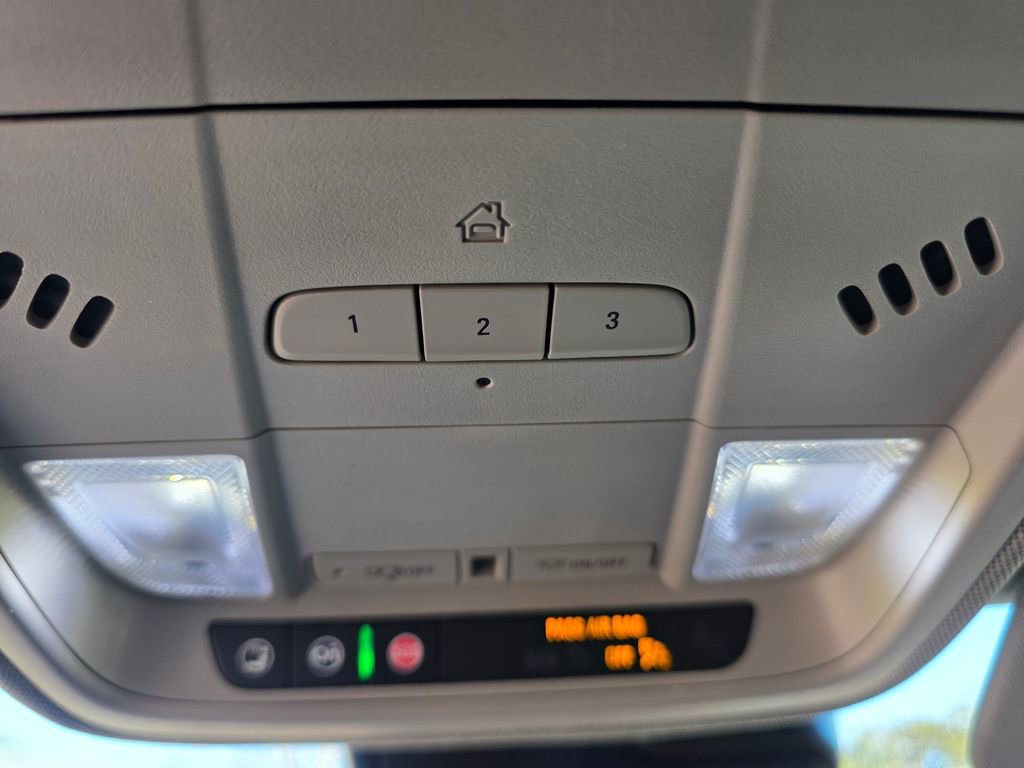 Used 2021 Cadillac XT4 Premium Luxury image 22