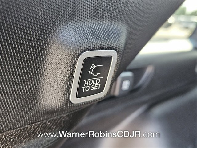 New 2025 Jeep Grand Cherokee Limited image 13