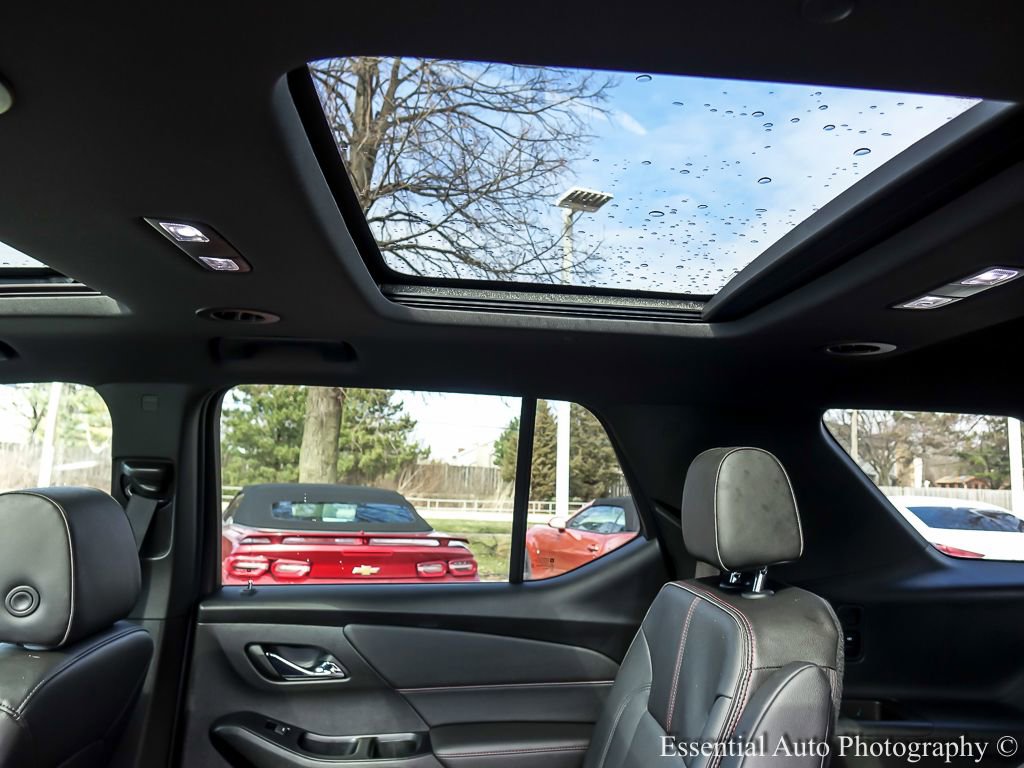 Used 2023 Chevrolet Traverse RS image 16