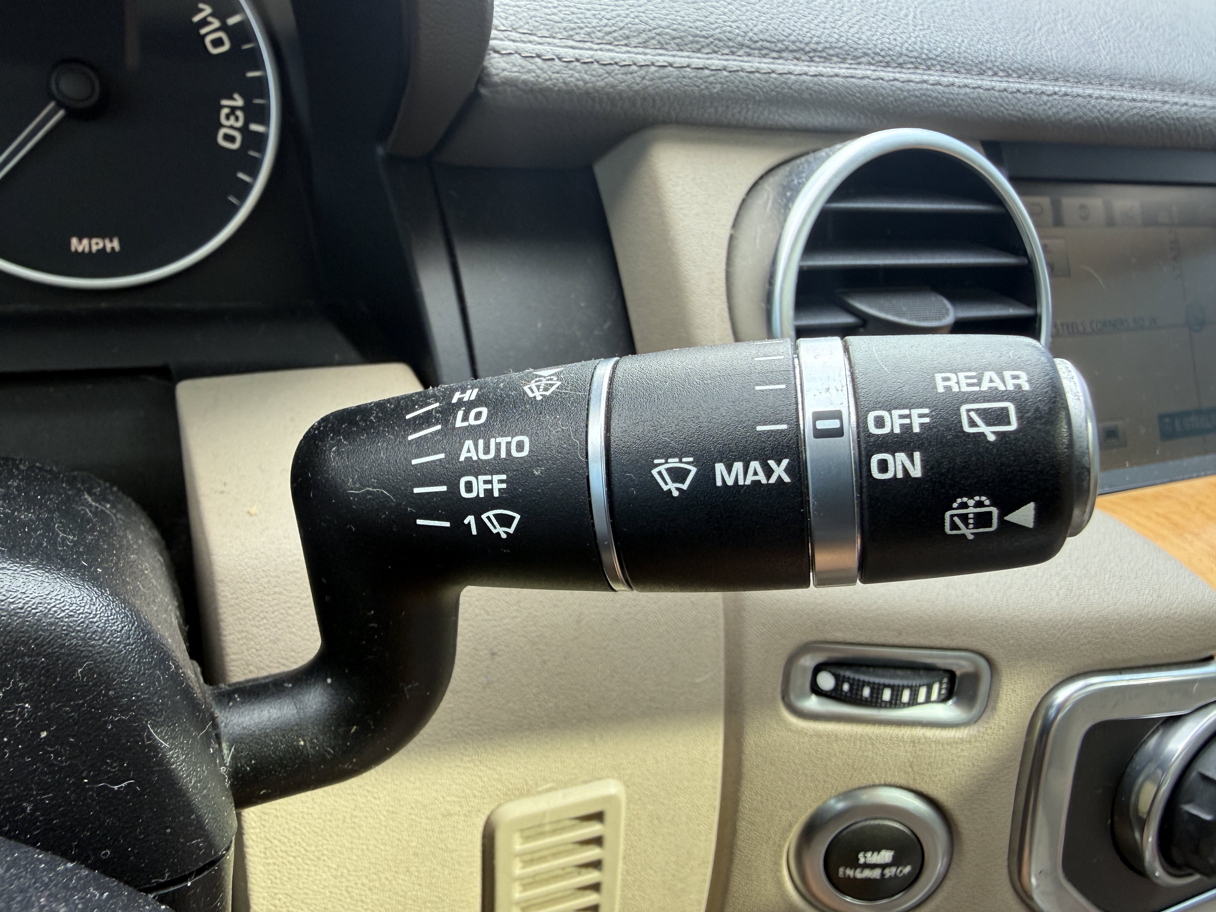 Used 2013 Land Rover LR4 HSE AWD/4WD image 32
