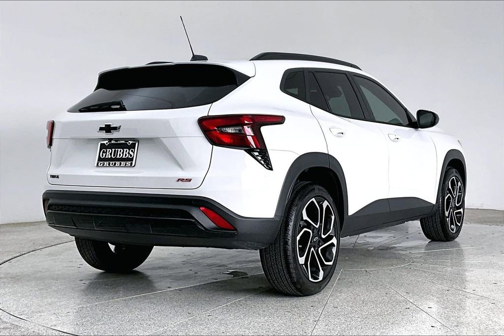 Used 2025 Chevrolet Trax RS w/ Driver Confidence Package image 15