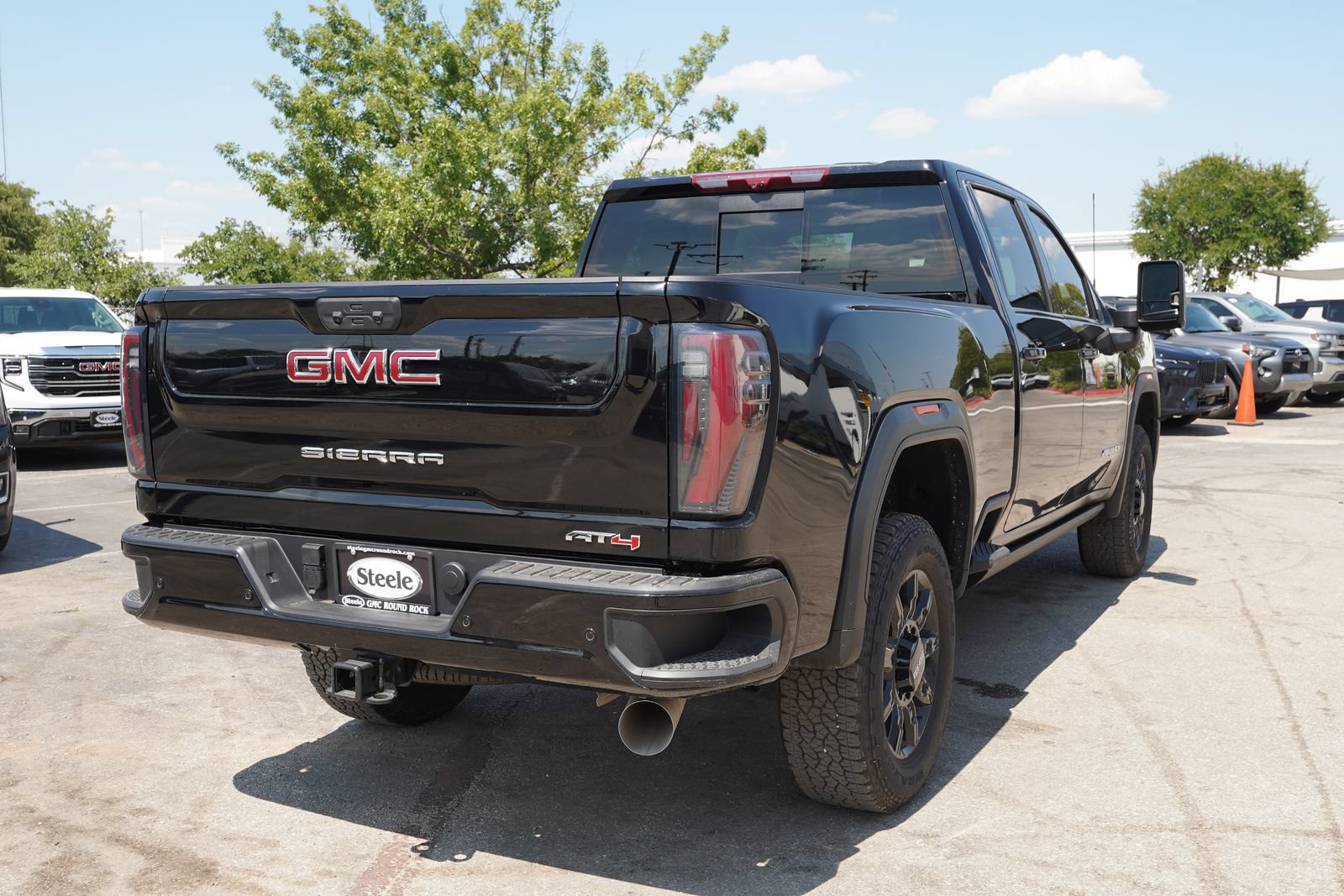 New 2026 GMC Sierra 2500 AT4 w/ AT4 Premium Plus Package AWD/4WD image 5