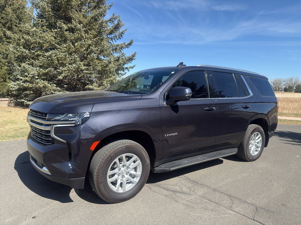 Used 2023 Chevrolet Tahoe LT w/ Luxury Package AWD/4WD image 2