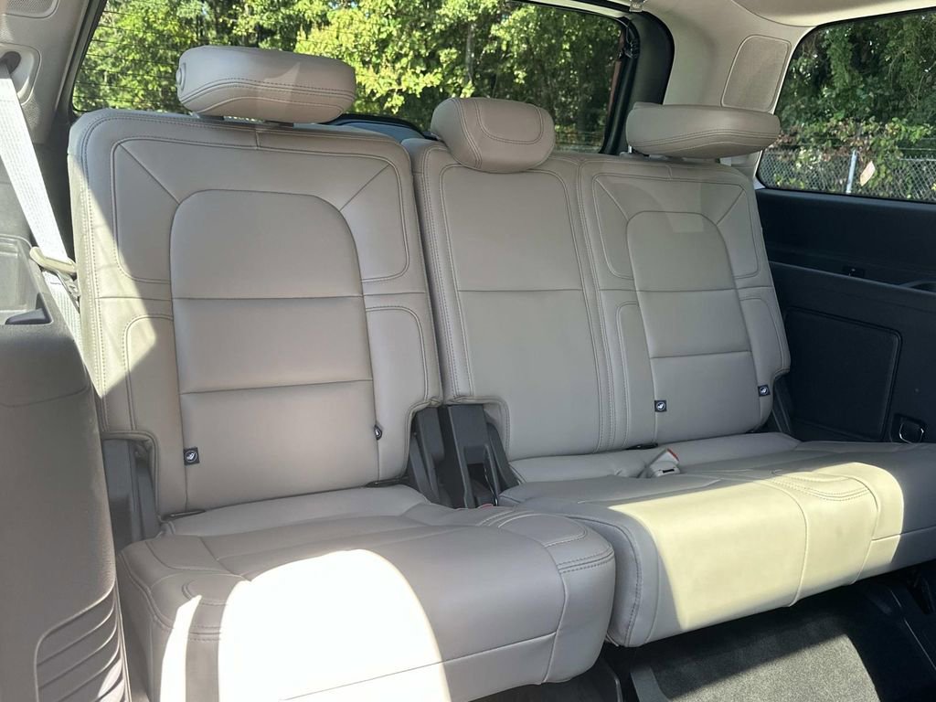 Certified 2024 Lincoln Navigator Reserve image 17