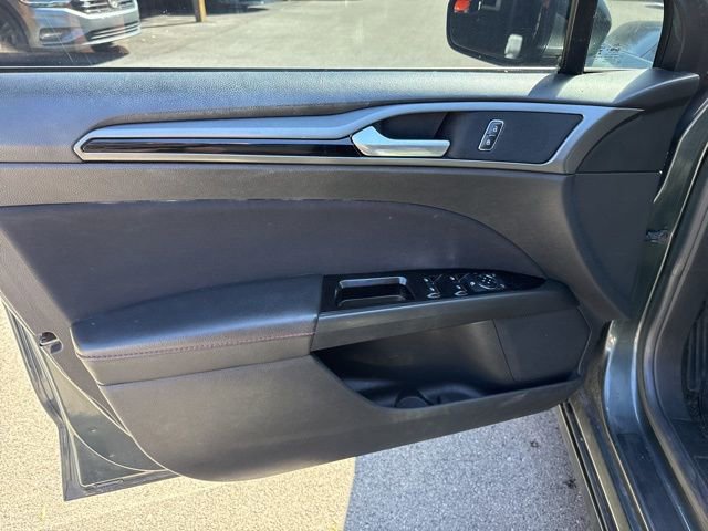 Used 2015 Ford Fusion SE w/ Equipment Group 201A image 18