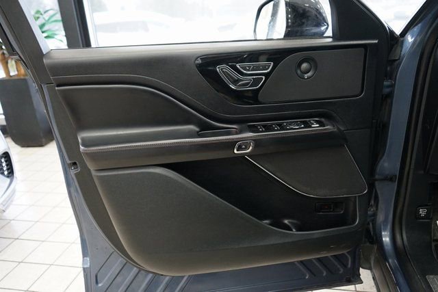 Used 2021 Lincoln Aviator Reserve AWD/4WD image 25