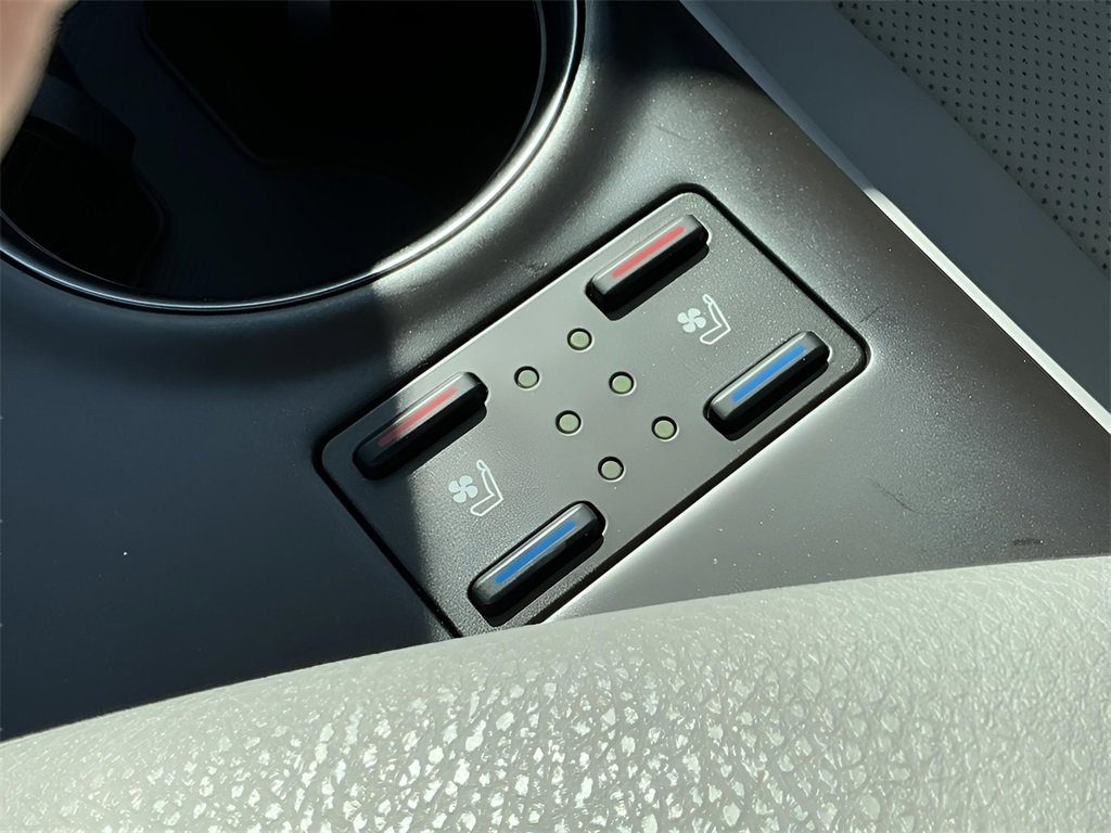 Used 2023 Toyota Camry XSE image 21