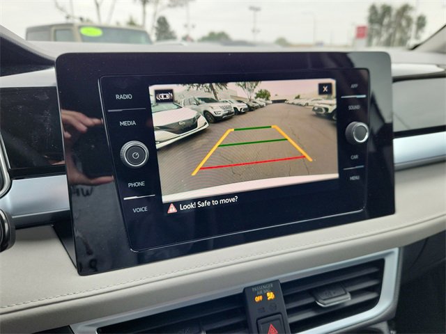 New 2025 Volkswagen Taos SE image 15